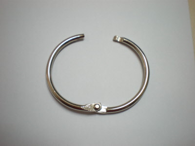 Anelli apribili in metallo Anelli Metallici Apribili. Ideali per campionari Anelli apribili in metallo Ideali per campionari Disponibili in vari diametri.Anelli Metallici Apribili. Ideali per campiona...